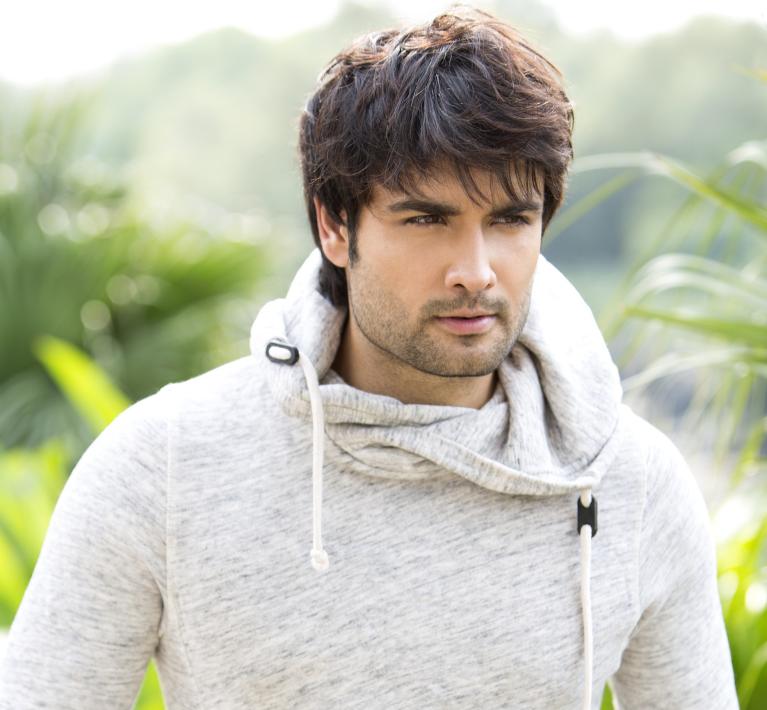 5 times when Vivian Dsena skipped the beat with his sexy and suave look!
