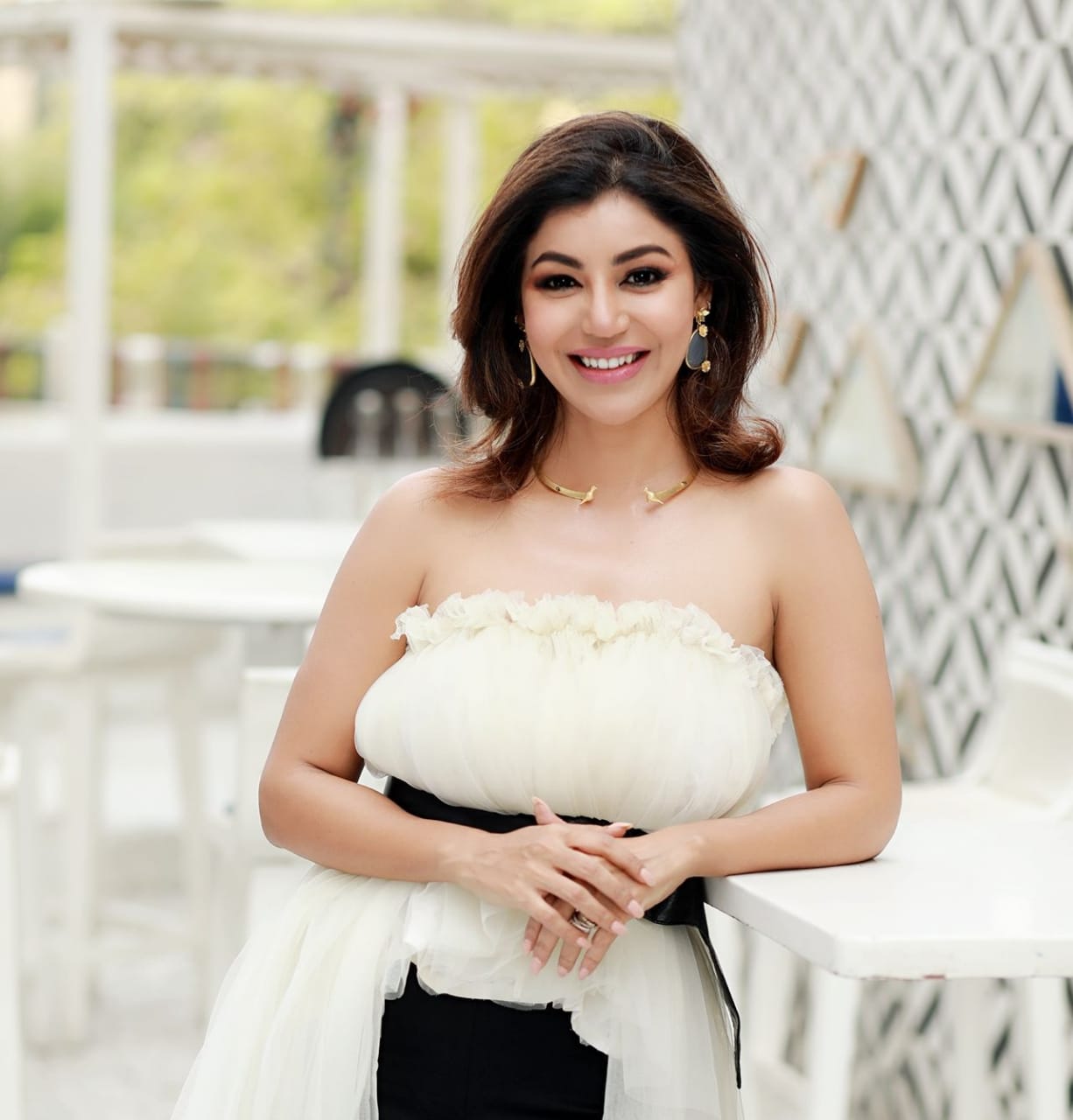 Debina Bonnerjee Bring The Newest Instagram Challenge To India