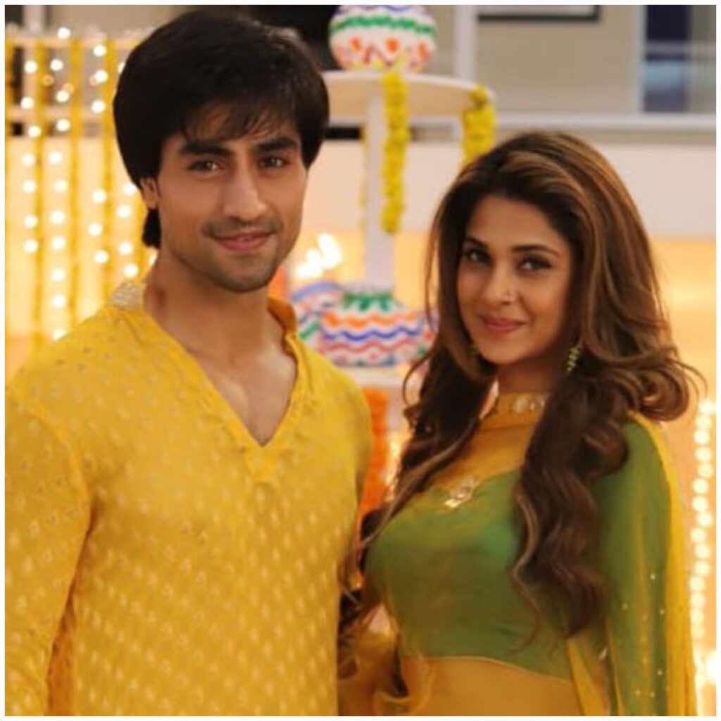 Sriti Jha or Jennifer Winget: With whom you want Harshad Chopda to get