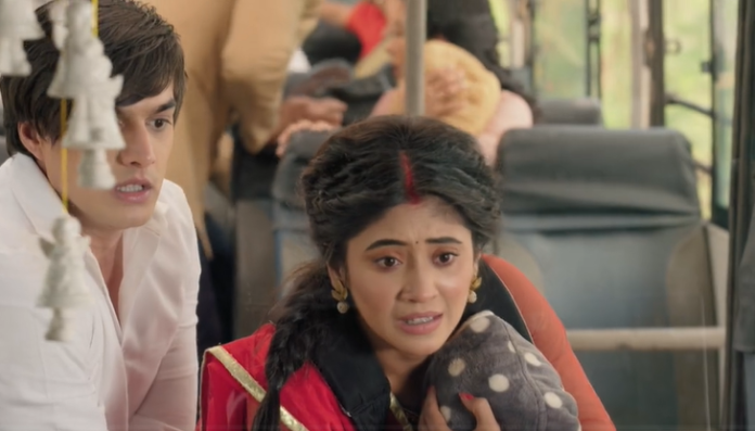 Kartik rescue Goenka's, Naira is left behind: Yeh Rishta Kya Kehlata