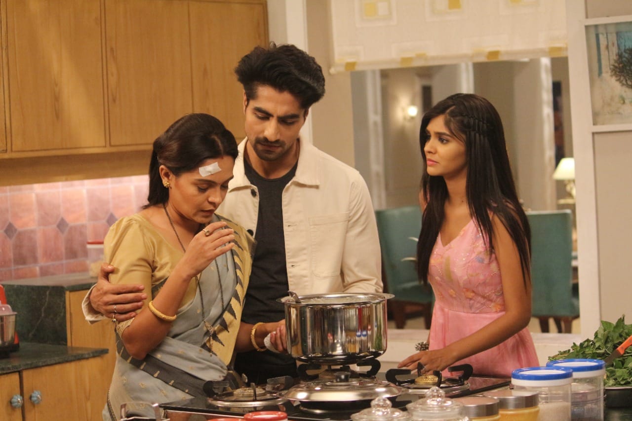 Yeh Rishta Kya Kehlata Hai 27th April 2022 Written Update Mahima puts
